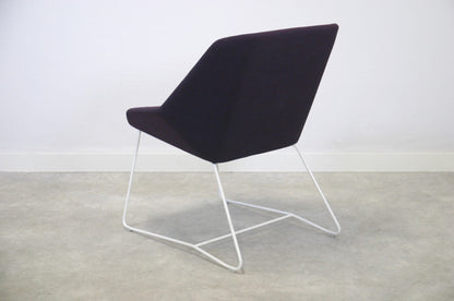 Rosebud loungetuoli, violetti - Suomen Kalustekeskus