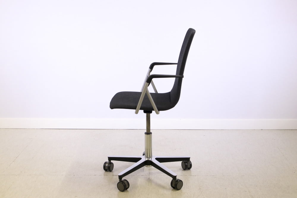 Rudolf neuvottelutuoli - Suomen Kalustekeskus