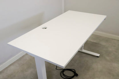 Sähköpöytä 140x70 cm - Suomen Kalustekeskus