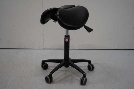 Salli satulatuoli, kaksiosainen istuin / musta nahka - Suomen Kalustekeskus