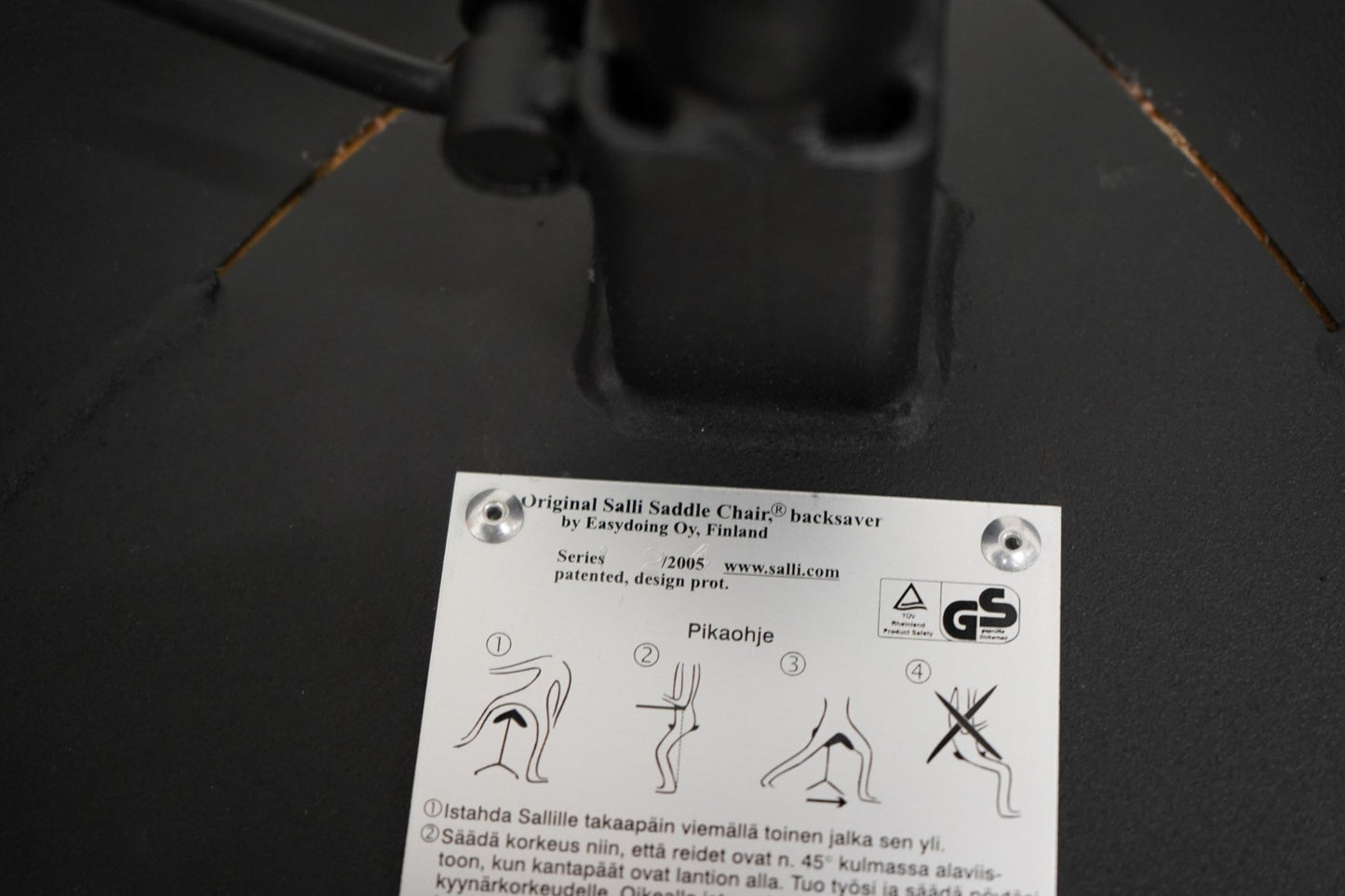 Salli satulatuoli, yksiosainen / matala kaasjousi - Suomen Kalustekeskus