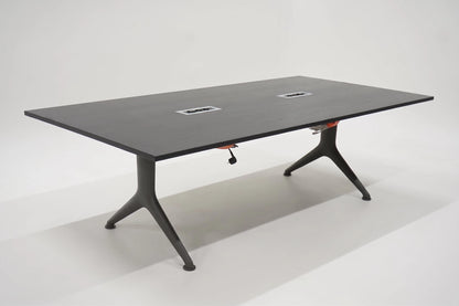 Sedus + Steelcase Think-neuvotteluryhmä kuudelle - Suomen Kalustekeskus