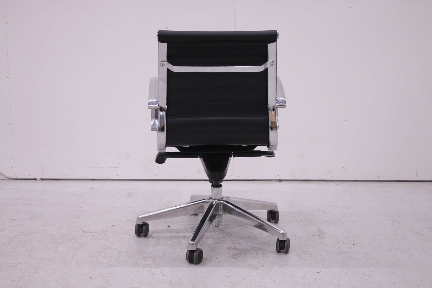 Sitio Deluxe Medium kokoustuoli / työtuoli - Suomen Kalustekeskus