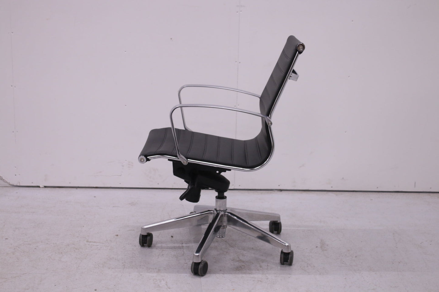 Sitio Deluxe Medium kokoustuoli / työtuoli - Suomen Kalustekeskus