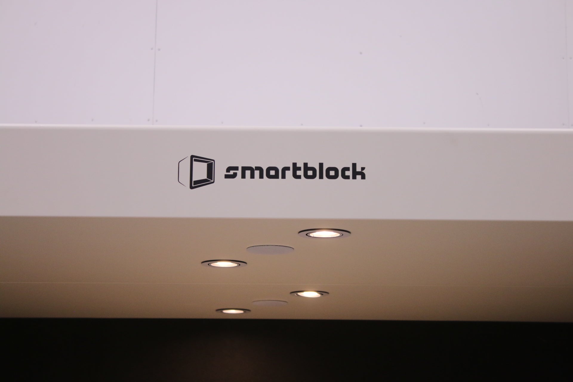 Smartblock MeetTime - Hiljainen työtila neljälle hengelle - Suomen Kalustekeskus