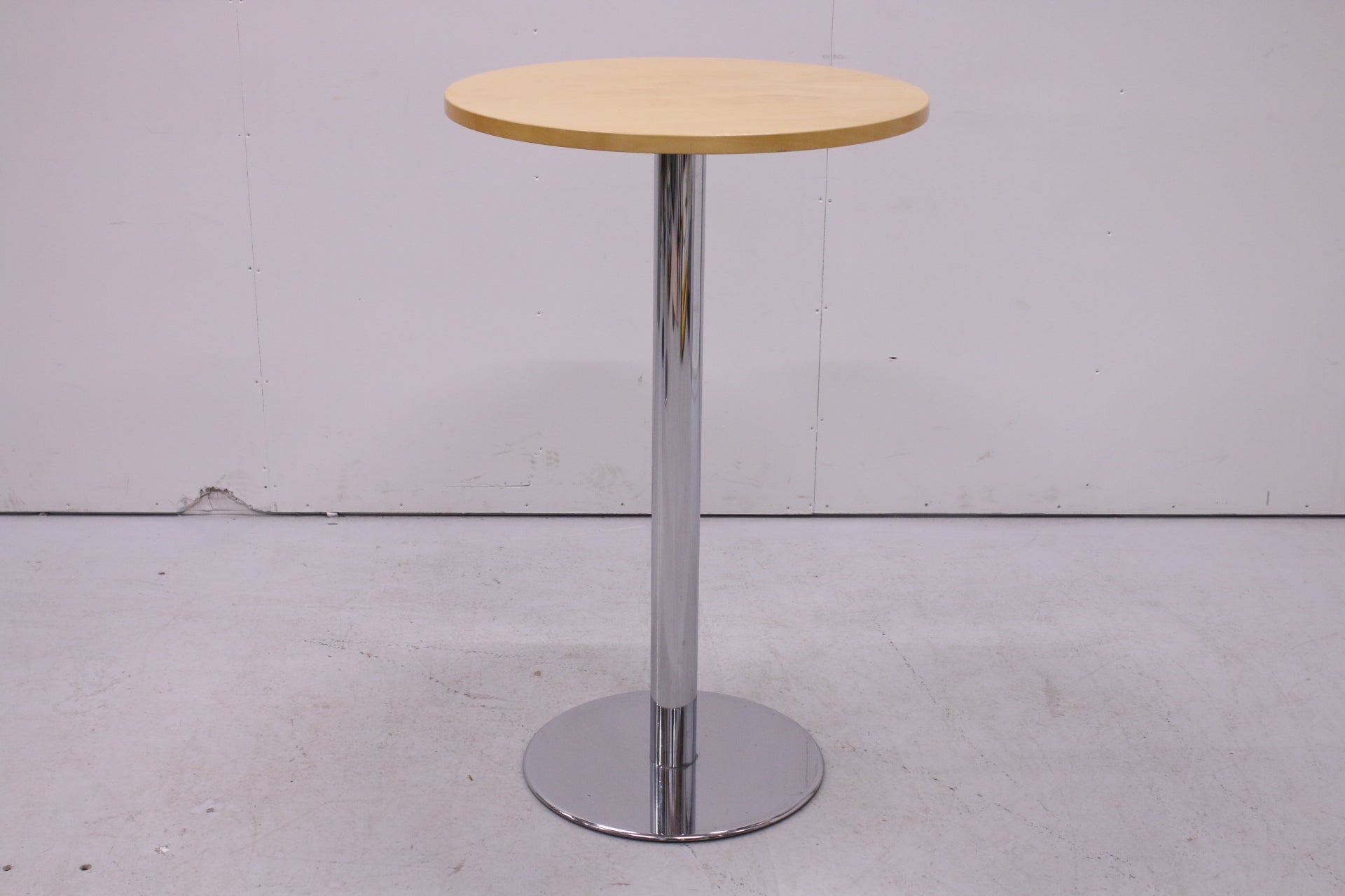 Spot pystypöytä ⌀ 70 cm - Suomen Kalustekeskus