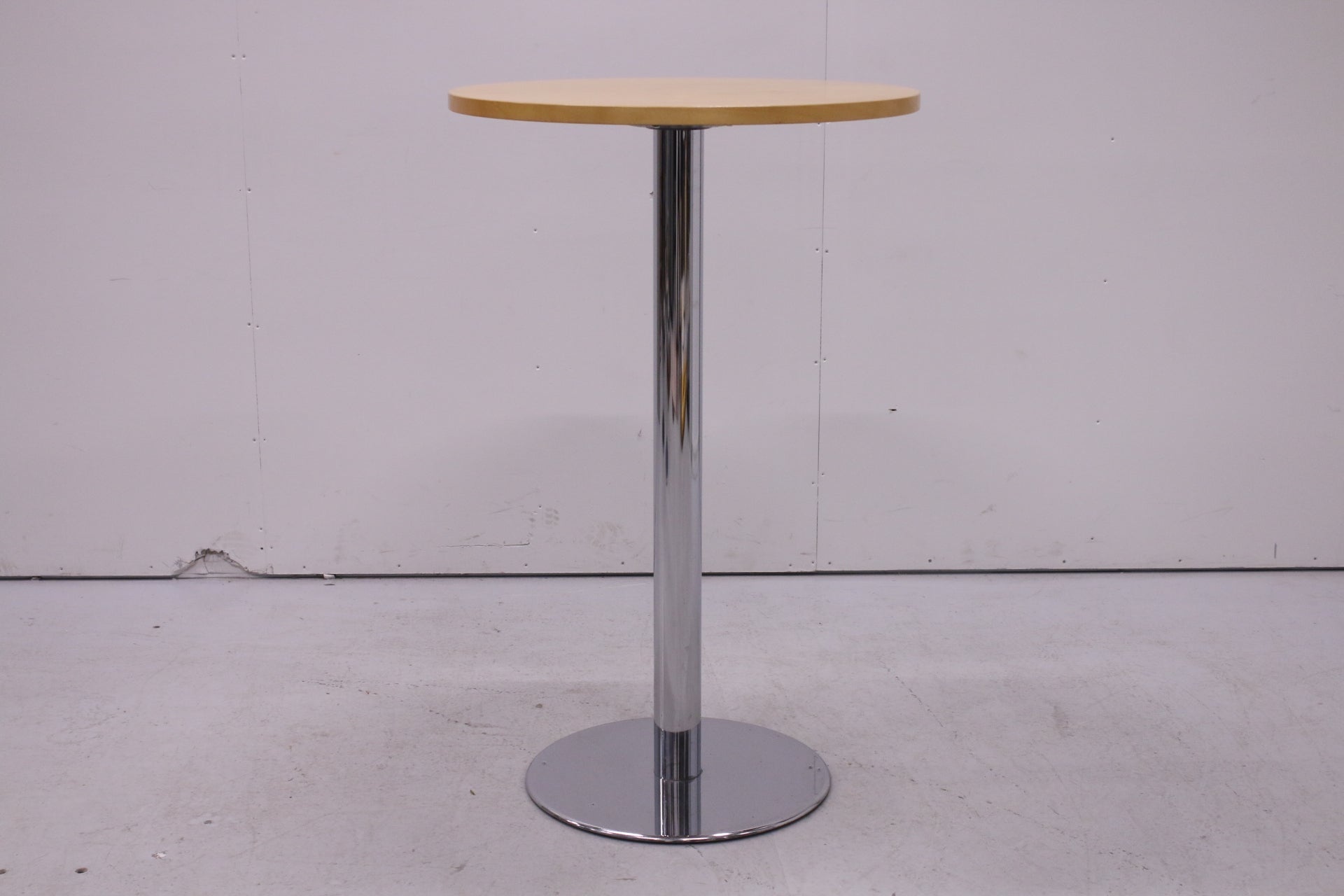 Spot pystypöytä ⌀ 70 cm - Suomen Kalustekeskus