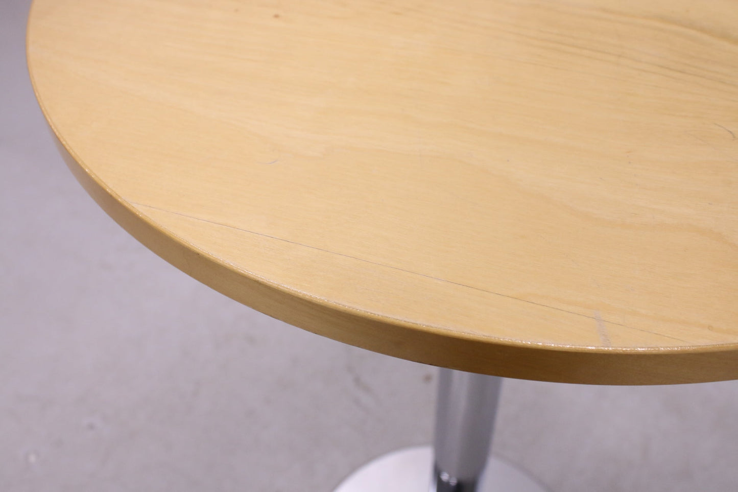 Spot pystypöytä ⌀ 70 cm - Suomen Kalustekeskus