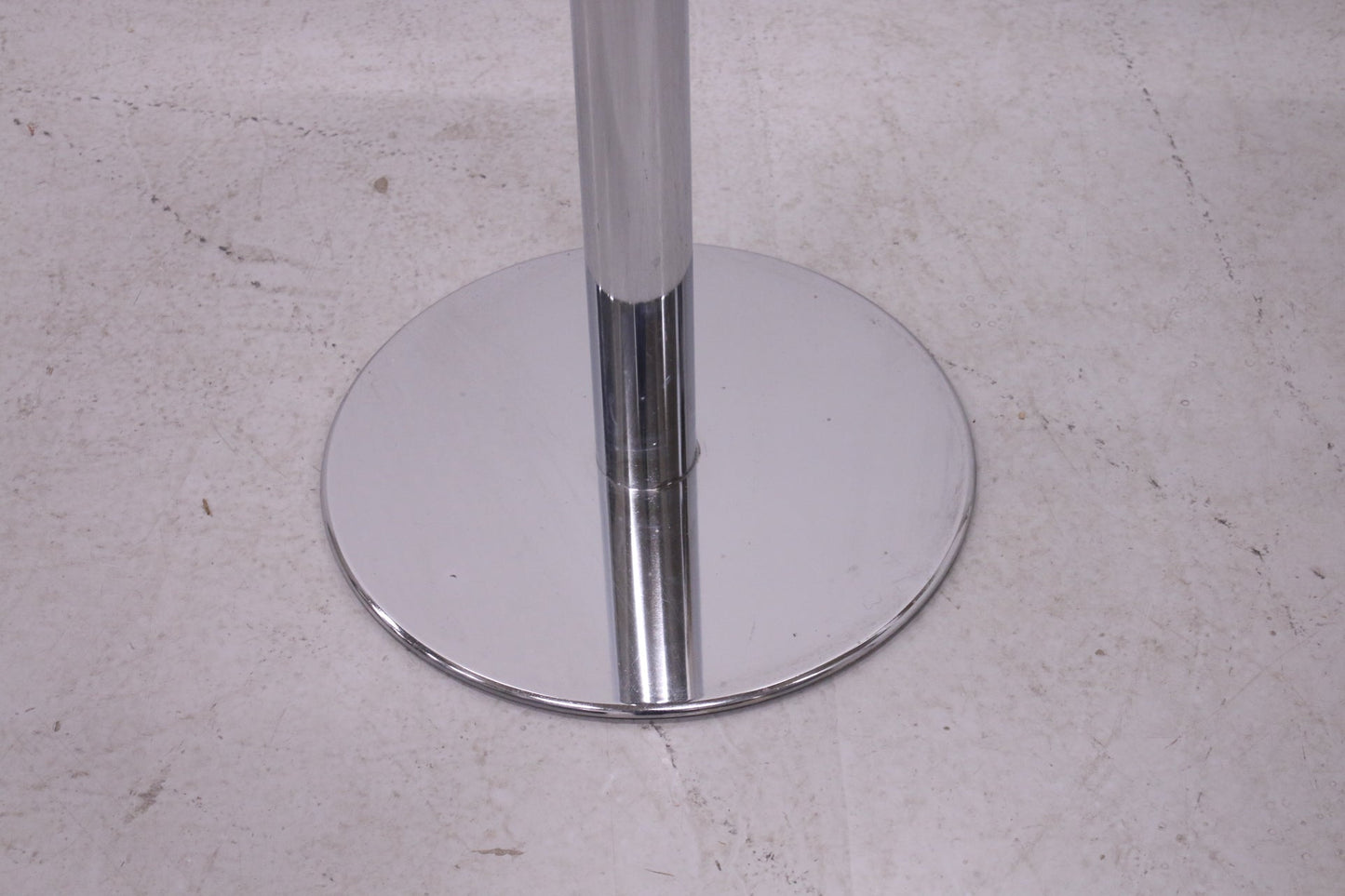 Spot pystypöytä ⌀ 70 cm - Suomen Kalustekeskus