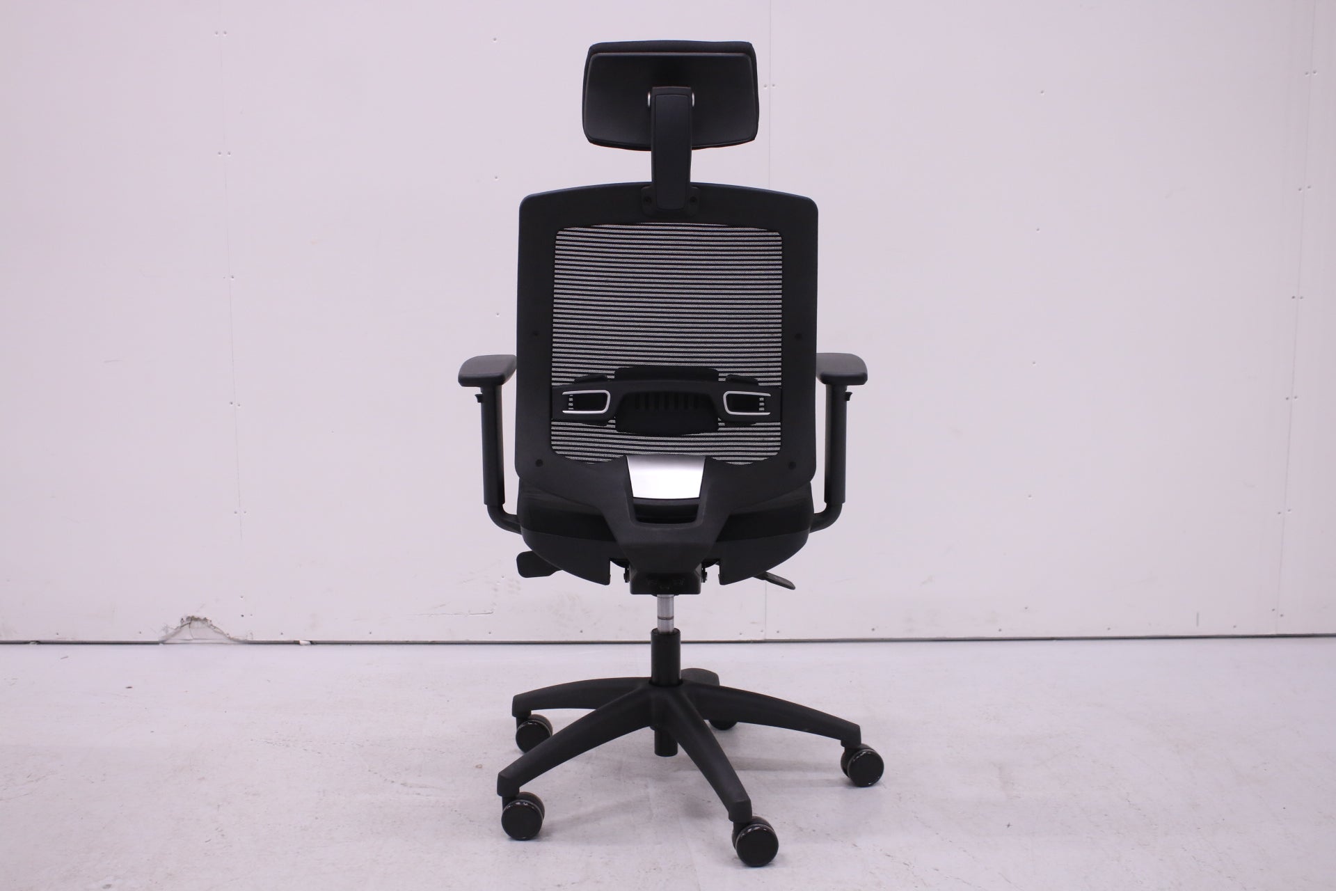 STANLEY työtuoli niskatuella - Suomen Kalustekeskus