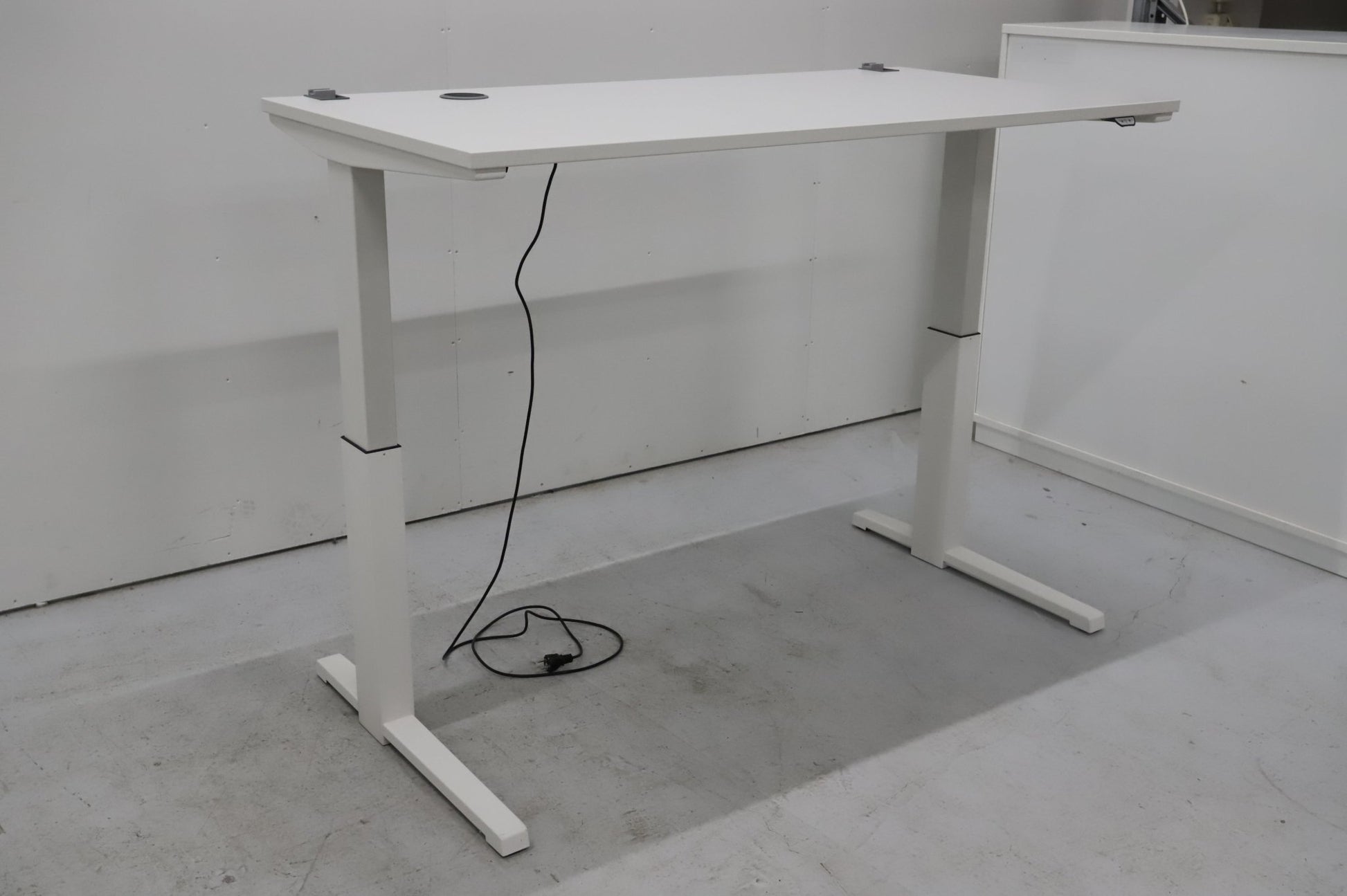 Steelcase Activa Lift 2 valkoinen sähköpöytä 160x80 - Suomen Kalustekeskus
