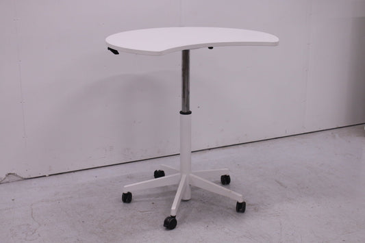 Steelcase kaasujousipöytä lukittavilla pyörillä. - Suomen Kalustekeskus
