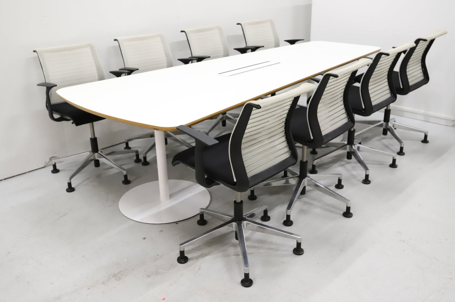 Steelcase Think - neuvotteluryhmä - Suomen Kalustekeskus