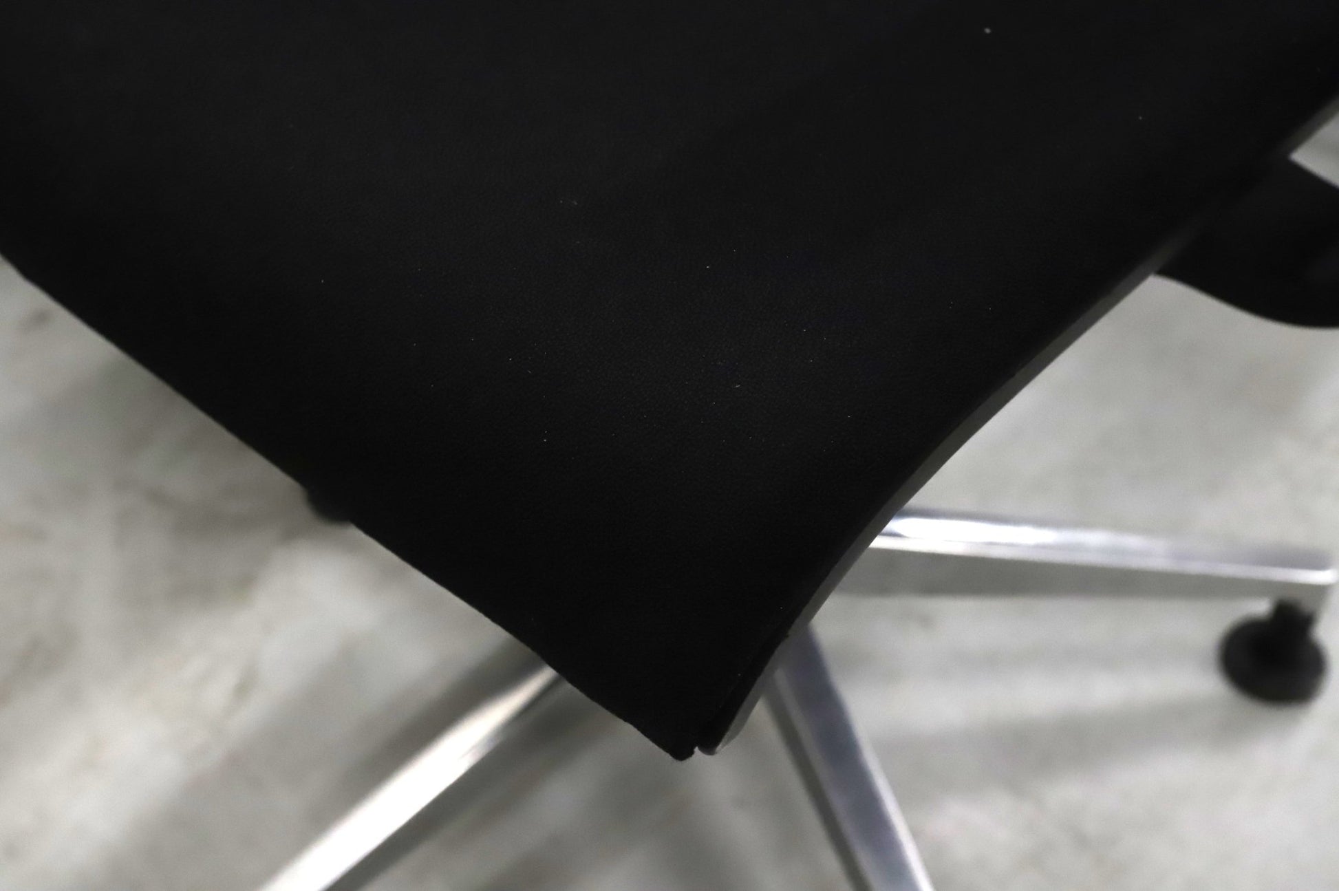 Steelcase Think - neuvotteluryhmä - Suomen Kalustekeskus