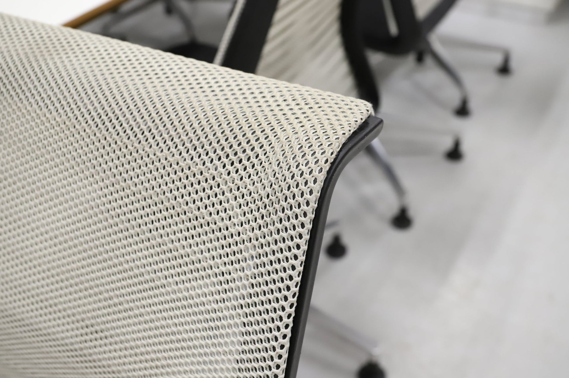 Steelcase Think - neuvotteluryhmä - Suomen Kalustekeskus