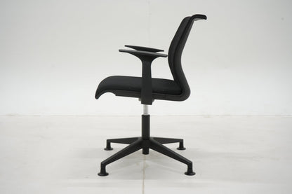 Steelcase Think-neuvottelutuoli, musta - Suomen Kalustekeskus
