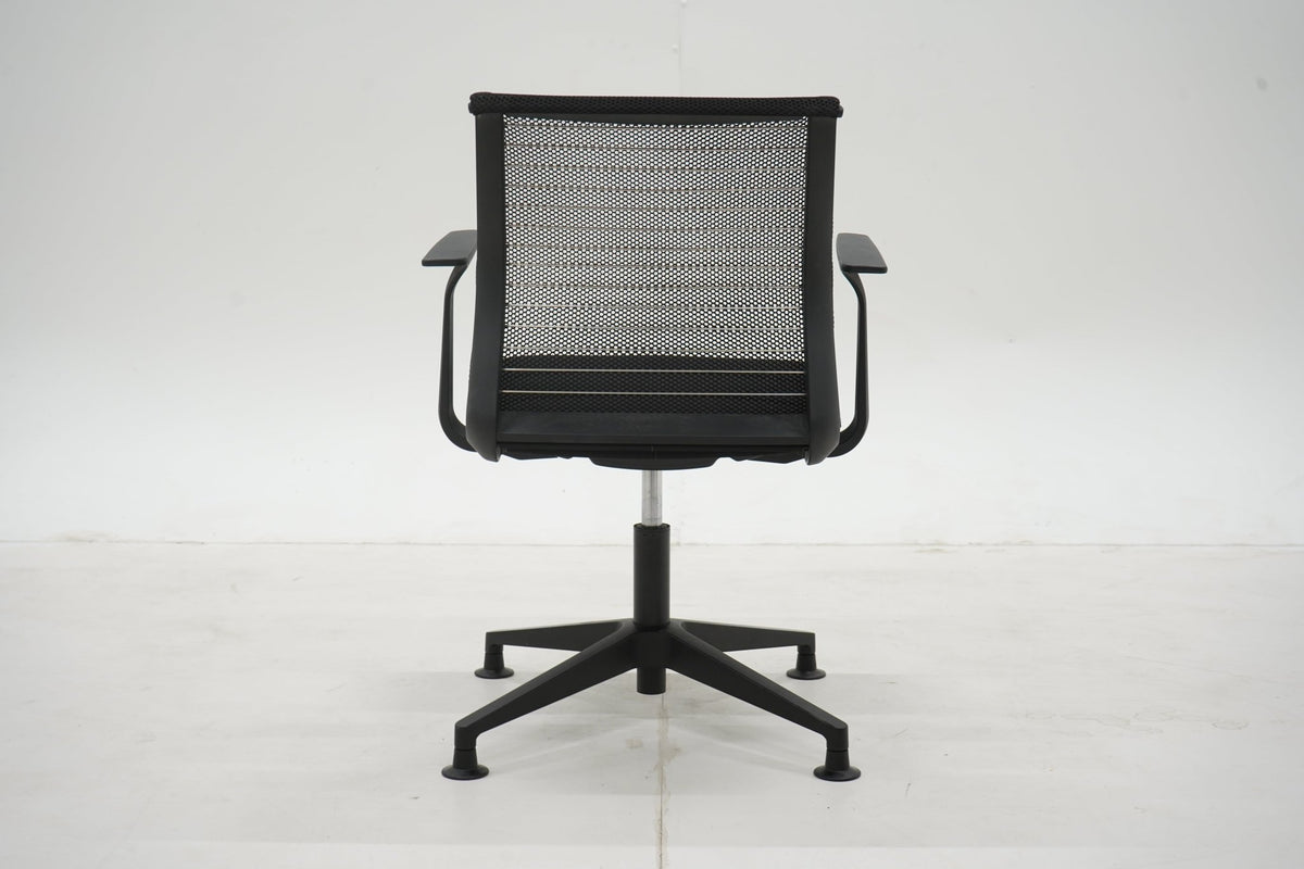 Steelcase Think-neuvottelutuoli, musta - Suomen Kalustekeskus