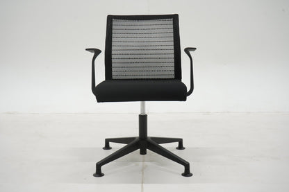 Steelcase Think-neuvottelutuoli, musta - Suomen Kalustekeskus