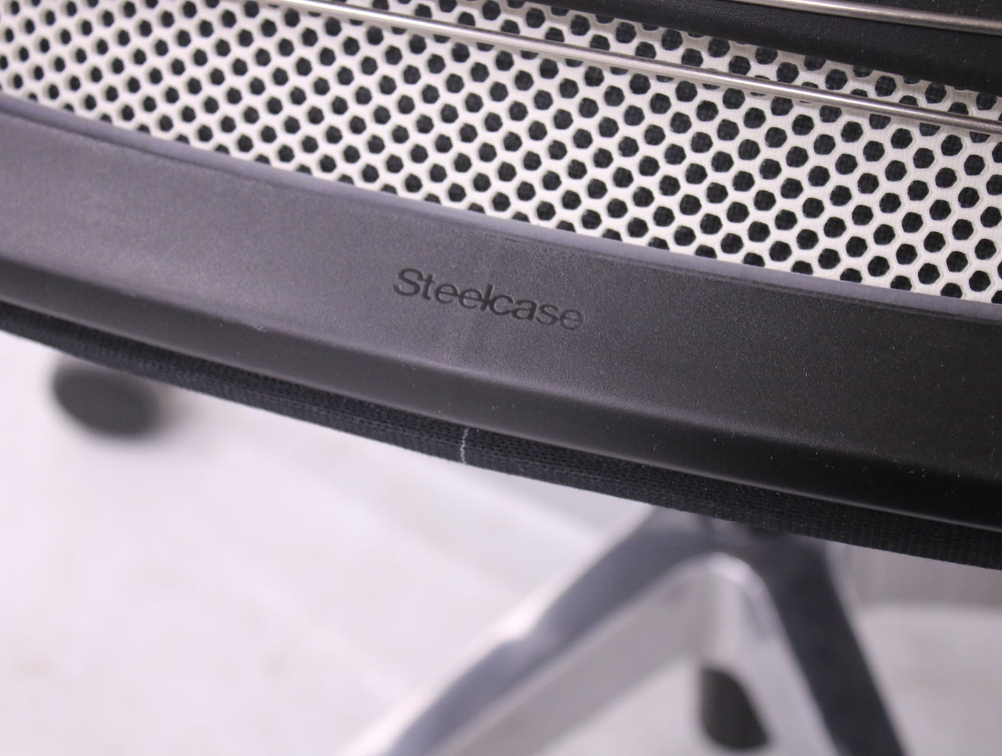 Steelcase Think työtuoli, harmaa - Suomen Kalustekeskus