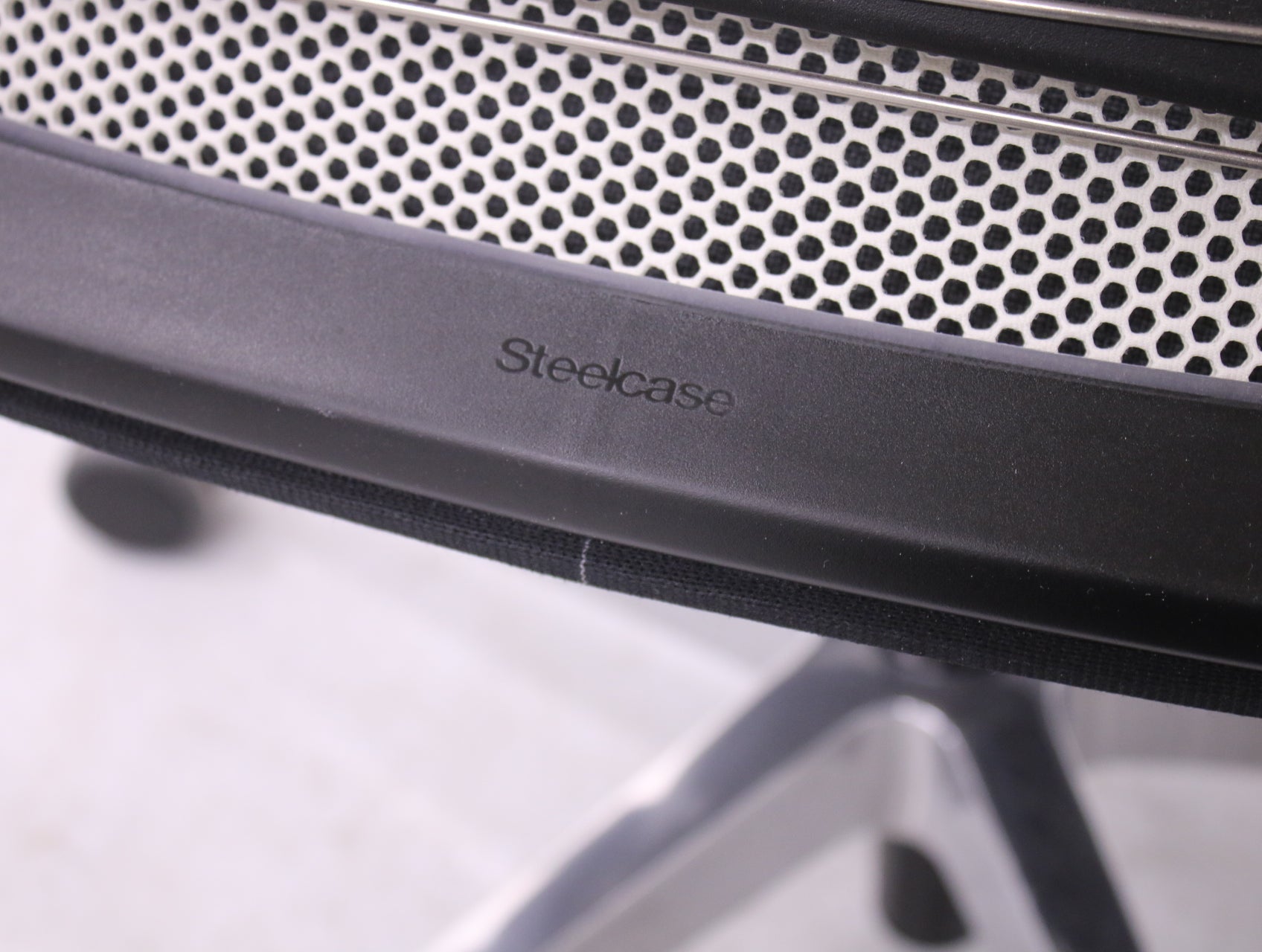 Steelcase Think työtuoli, harmaa - Suomen Kalustekeskus