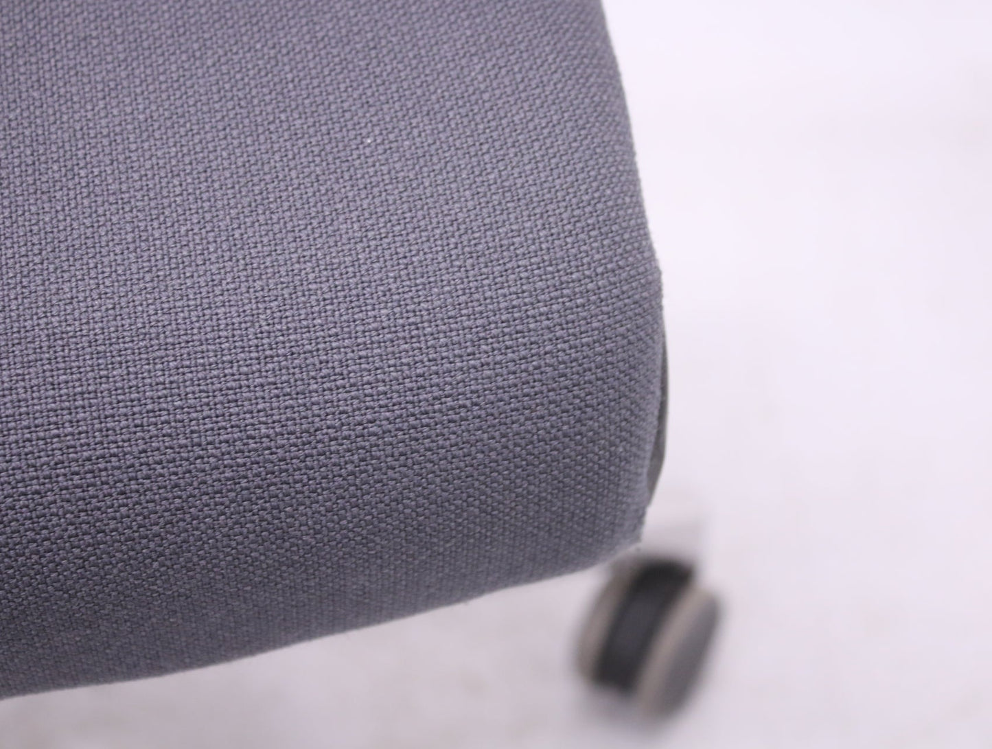 Steelcase Think työtuoli, harmaa - Suomen Kalustekeskus