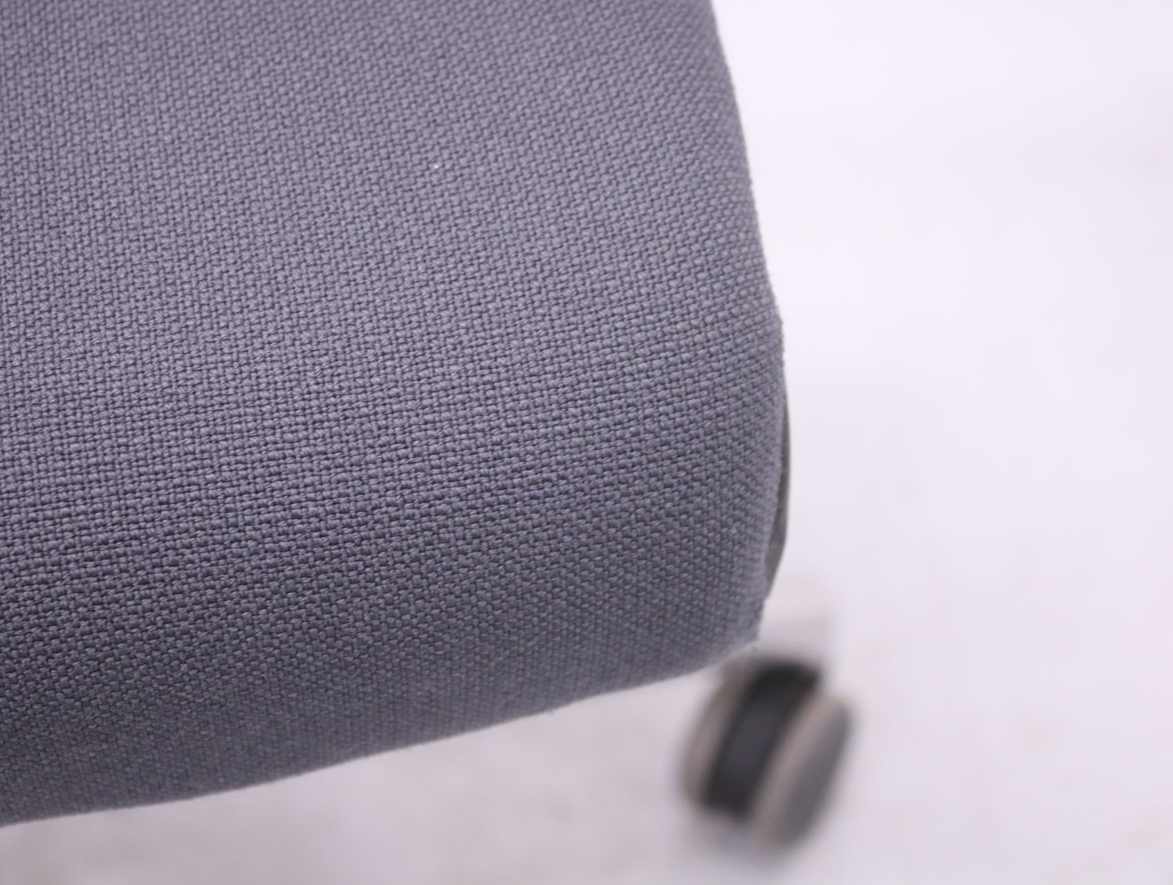 Steelcase Think työtuoli, harmaa - Suomen Kalustekeskus