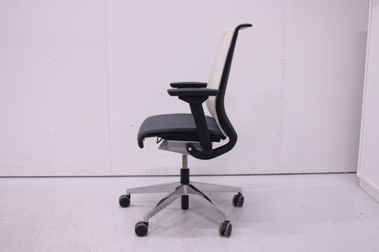Steelcase Think työtuoli, harmaa - Suomen Kalustekeskus
