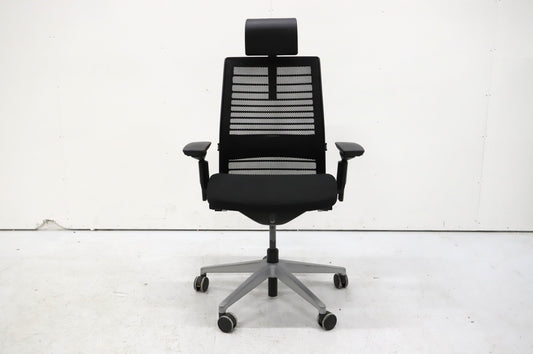 Steelcase Think työtuoli niskatuella, musta - Suomen Kalustekeskus