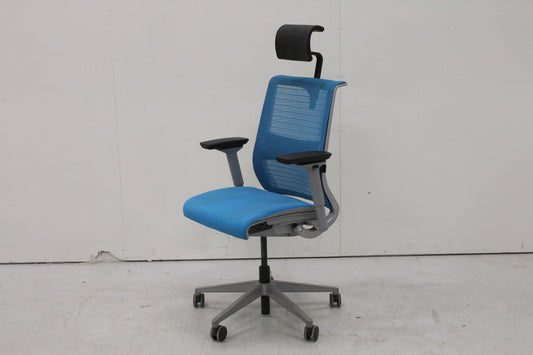Steelcase Think työtuoli niskatuella, turkoosi - Suomen Kalustekeskus
