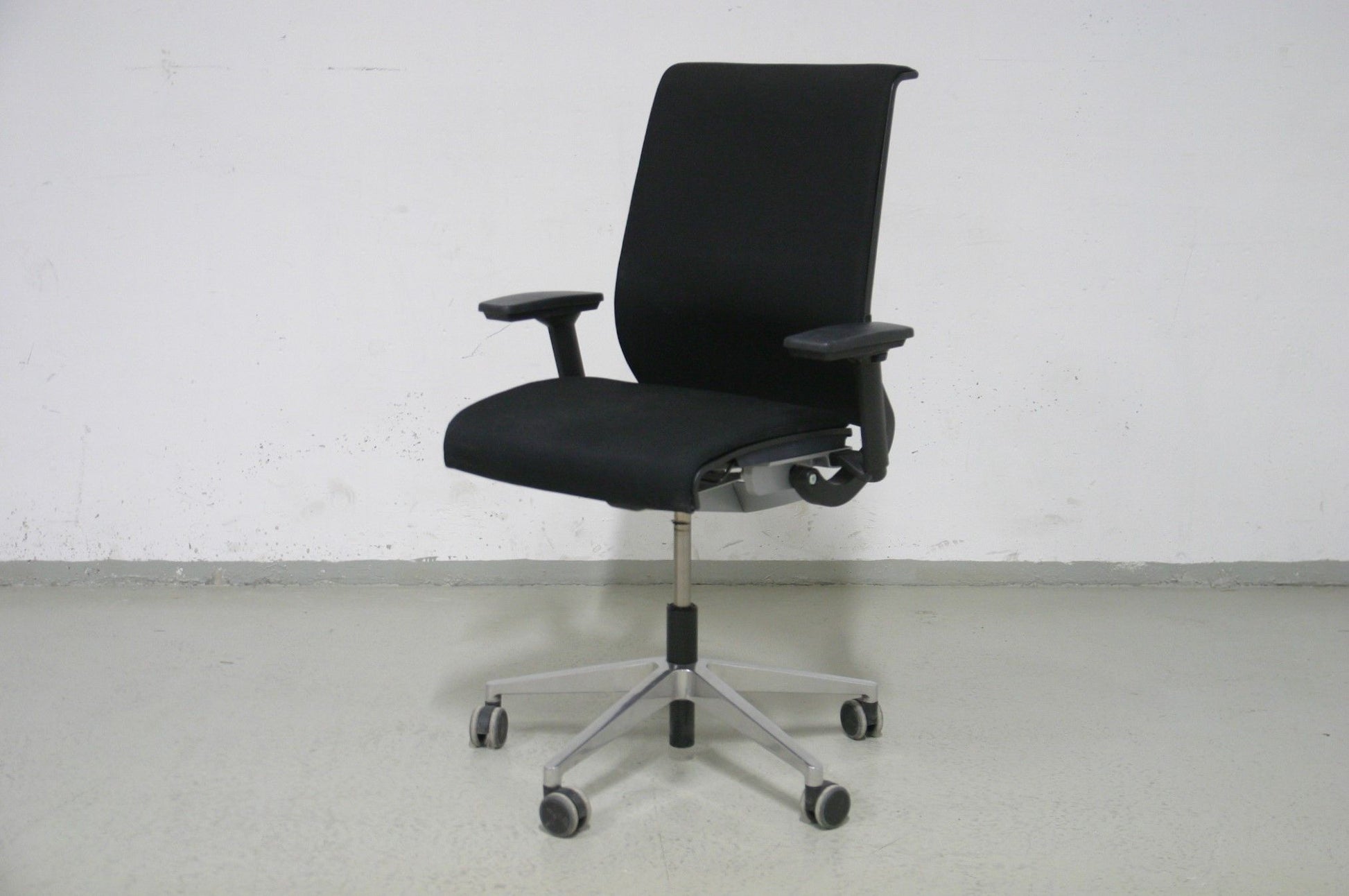 Steelcase Think työtuoli - Suomen Kalustekeskus