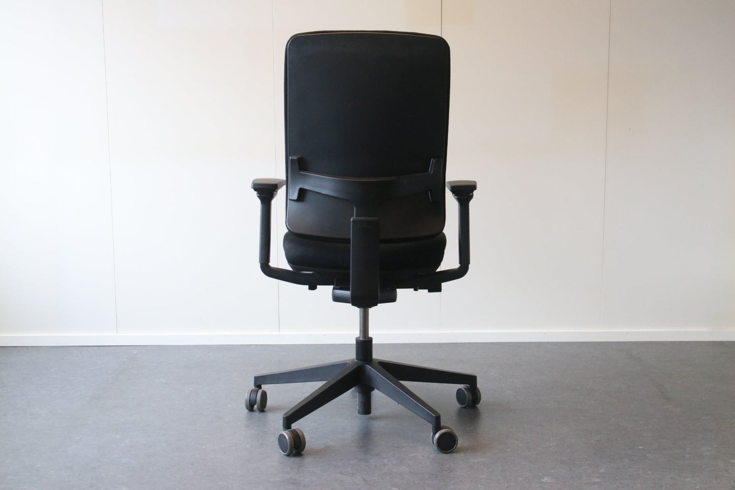Steelcase työtuoli musta - Suomen Kalustekeskus