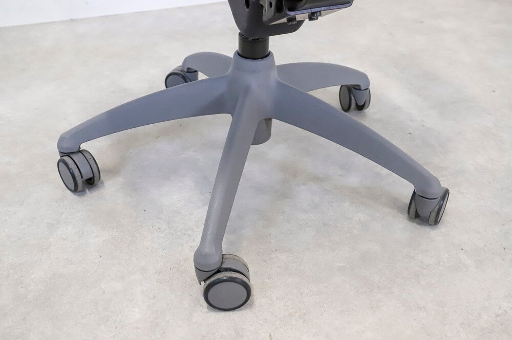 Step työtuoli niskatuella - Suomen Kalustekeskus