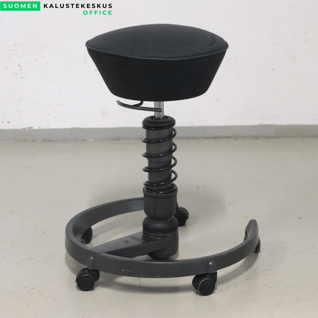 Swopper Aeris aktiivituoli pyörillä musta Alacantara - Suomen Kalustekeskus