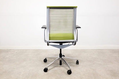 Think työtuoli - Suomen Kalustekeskus