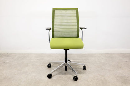 Think työtuoli - Suomen Kalustekeskus