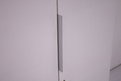 Thulema korkea valkoinen ovikaappi 197x80 - Suomen Kalustekeskus