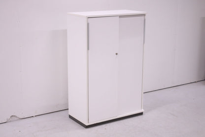 Thulema valkoinen lukittava liukuovikaappi 80x121 - Suomen Kalustekeskus