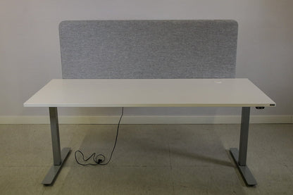 Top 530 pöytäseinäke 160 cm - Suomen Kalustekeskus