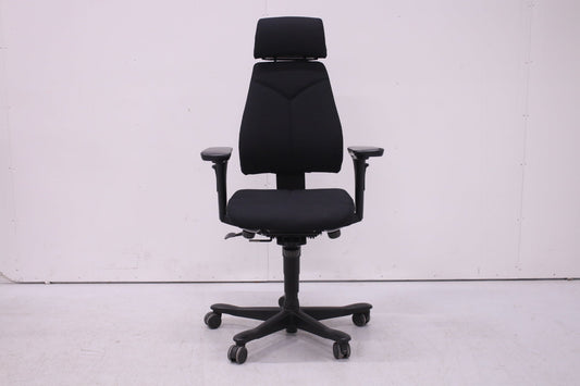 Uudelleenverhoiltu musta Kinnarps 6000 niskatuella, lyhyt selkä - Suomen Kalustekeskus