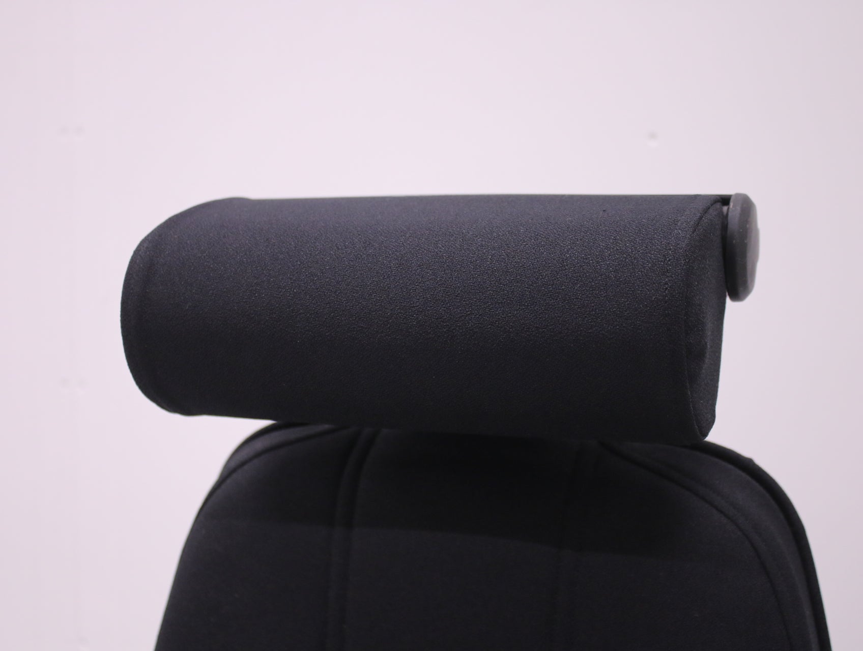 Ympäriverhoiltu Martela Logic 400 musta, uudelleenverhoiltu - Suomen Kalustekeskus