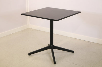 Ypsilon pöytä - Suomen Kalustekeskus