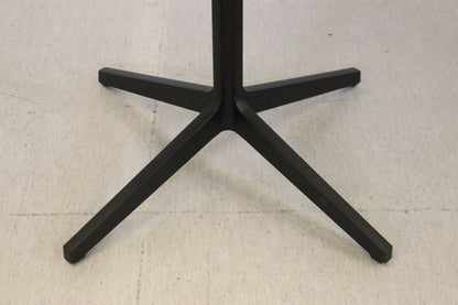 Ypsilon pöytä - Suomen Kalustekeskus