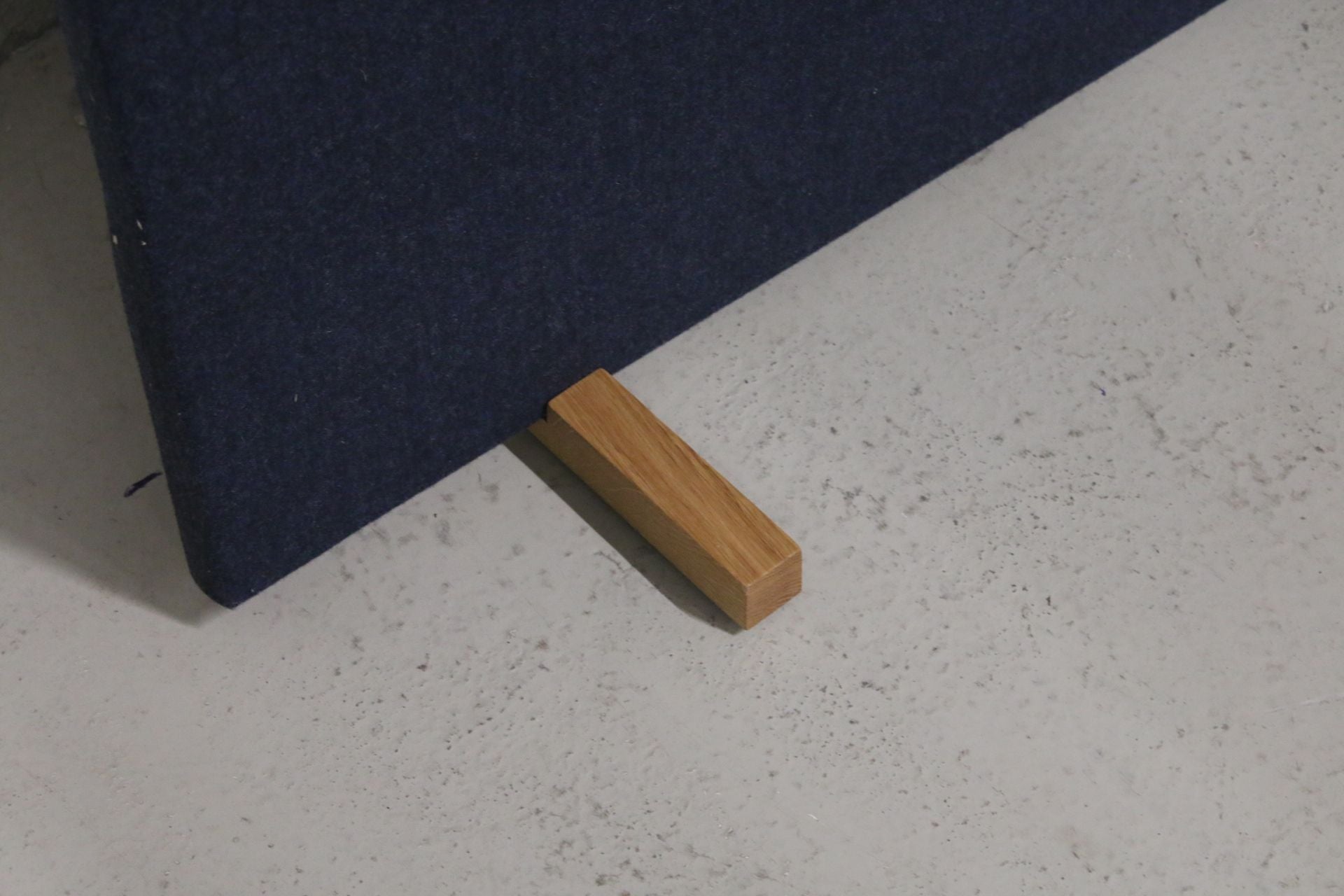 Zilencio Optima Floor - akustoiva lattiaseinäke / sermi 164*130 - Suomen Kalustekeskus